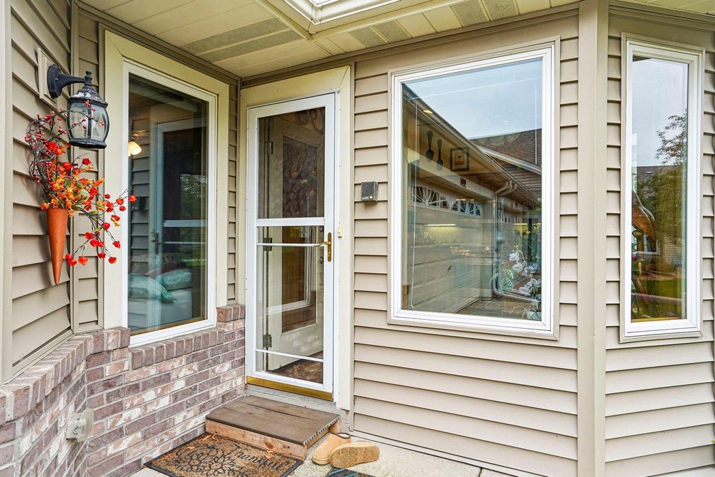 994 Stratford Lane W, Burnsville, MN 55337 — photo 4