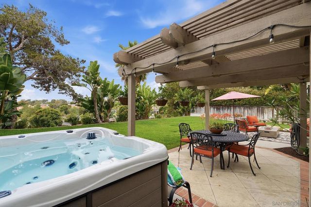 3520 Sitio Baya, Carlsbad, CA 92009