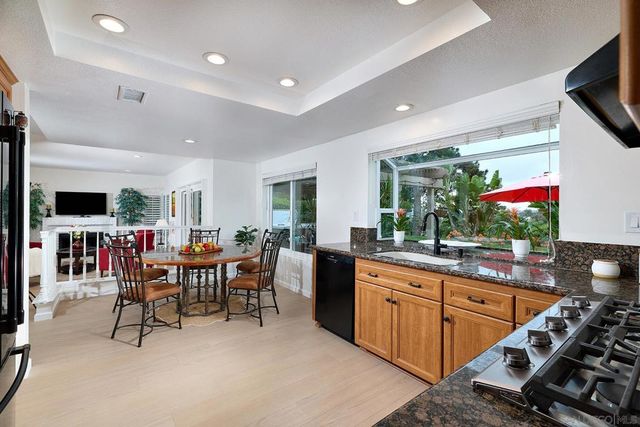 3520 Sitio Baya, Carlsbad, CA 92009