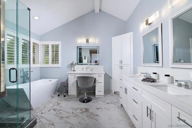 3520 Sitio Baya, Carlsbad, CA 92009
