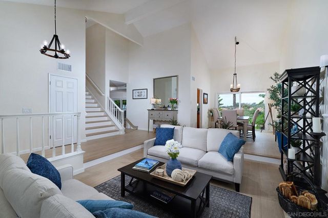3520 Sitio Baya, Carlsbad, CA 92009
