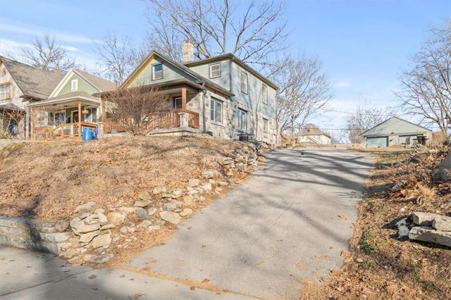 4423 Forest Avenue, Kansas City, MO 64110