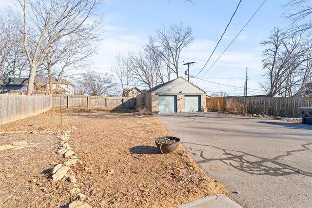 4423 Forest Avenue, Kansas City, MO 64110