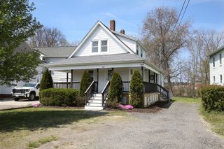 262 Plymouth St 1, Bridgewater, MA 02324