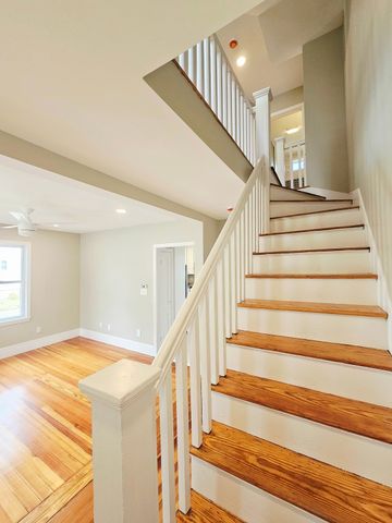 21-23 Arthur St 23, Methuen, MA 01844