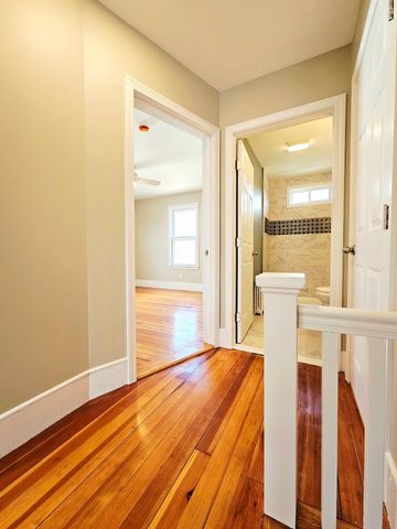 21-23 Arthur St 23, Methuen, MA 01844