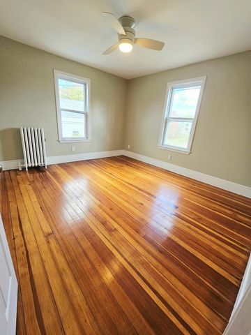 21-23 Arthur St 23, Methuen, MA 01844