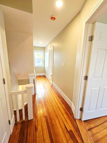 21-23 Arthur St 23, Methuen, MA 01844