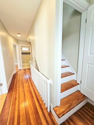 21-23 Arthur St 23, Methuen, MA 01844