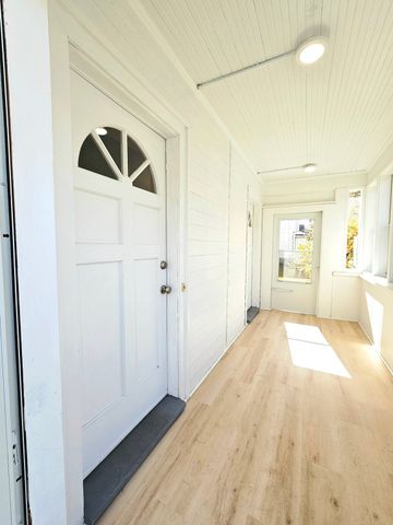 21-23 Arthur St 23, Methuen, MA 01844