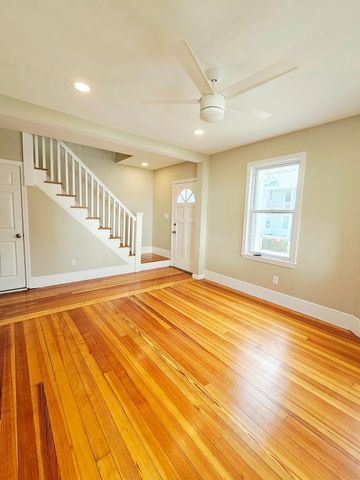 21-23 Arthur St 23, Methuen, MA 01844