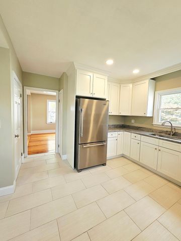 21-23 Arthur St 23, Methuen, MA 01844