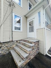 21-23 Arthur St 23, Methuen, MA 01844