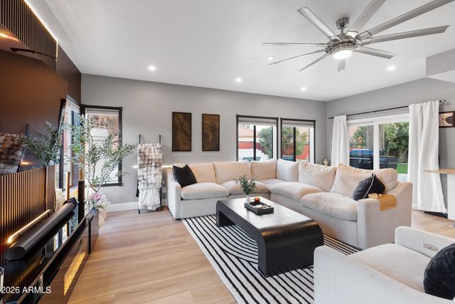 3912 E SHANNON Street, Phoenix, AZ 85044