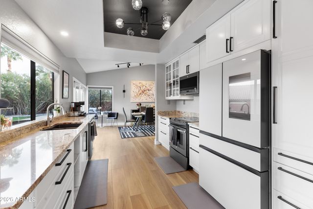 3912 E SHANNON Street, Phoenix, AZ 85044