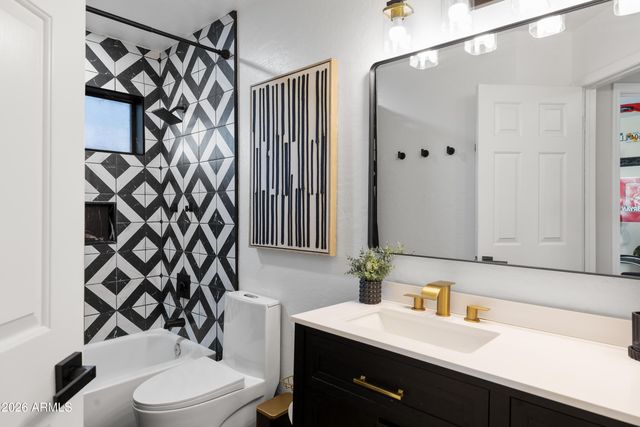 3912 E SHANNON Street, Phoenix, AZ 85044