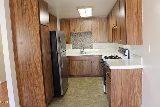 734 Yeats Lane, Ventura, CA 93003
