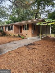 2704 Reynolds Drive, Macon, GA 31206