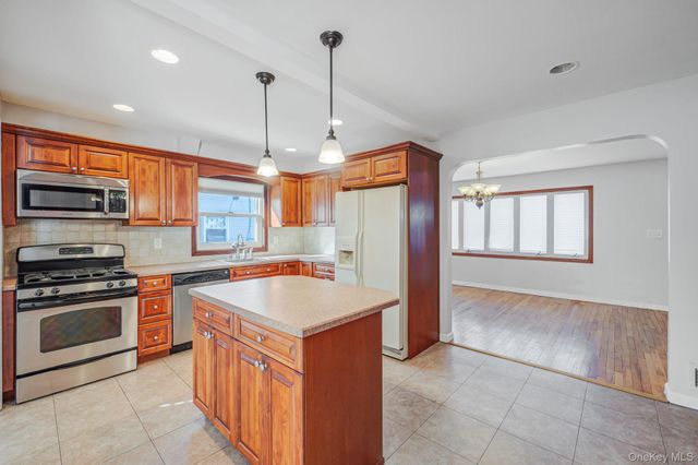 840 Jerusalem Avenue, Merrick, NY 11566