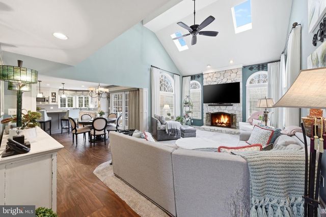 6 DOVER LN, Medford, NJ 08055