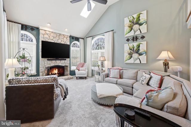 6 DOVER LN, Medford, NJ 08055