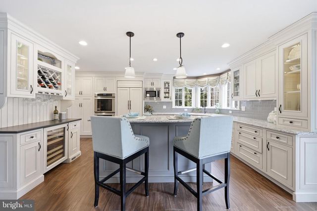 6 DOVER LN, Medford, NJ 08055