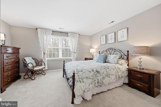 6 DOVER LN, Medford, NJ 08055