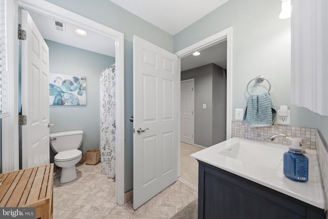 6 DOVER LN, Medford, NJ 08055