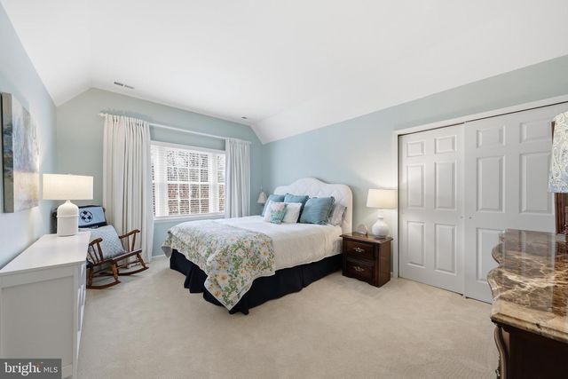 6 DOVER LN, Medford, NJ 08055