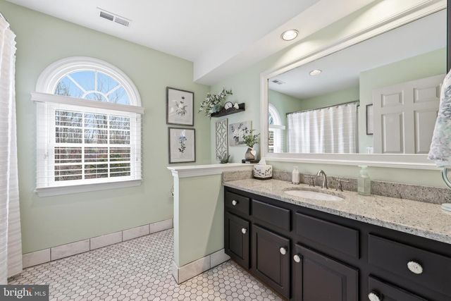 6 DOVER LN, Medford, NJ 08055