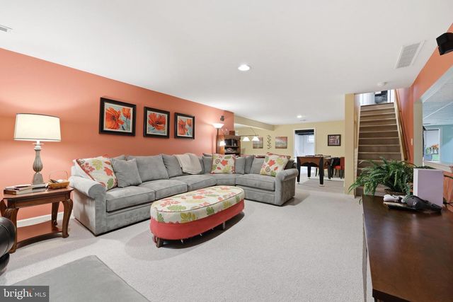 6 DOVER LN, Medford, NJ 08055