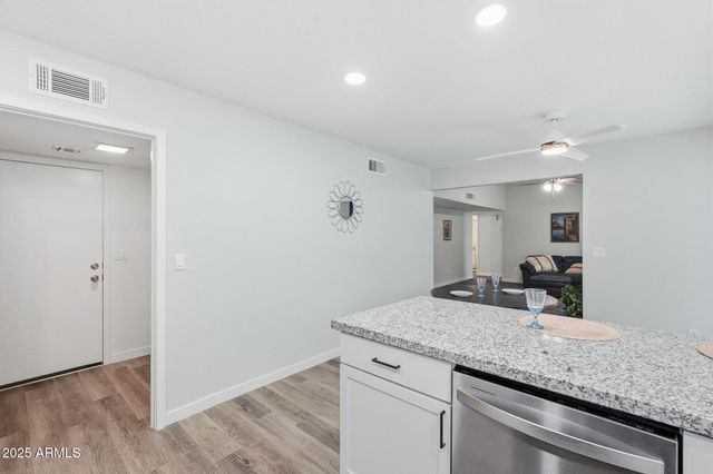 836 W LAGUNA AZUL Avenue, Mesa, AZ 85210