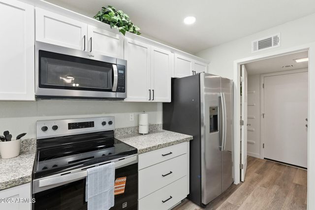 836 W LAGUNA AZUL Avenue, Mesa, AZ 85210