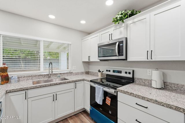 836 W LAGUNA AZUL Avenue, Mesa, AZ 85210