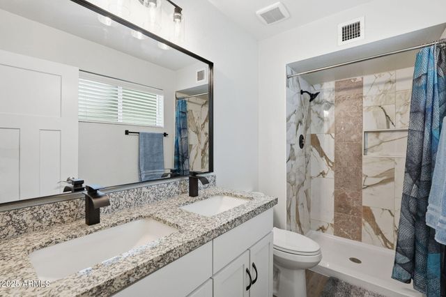 836 W LAGUNA AZUL Avenue, Mesa, AZ 85210