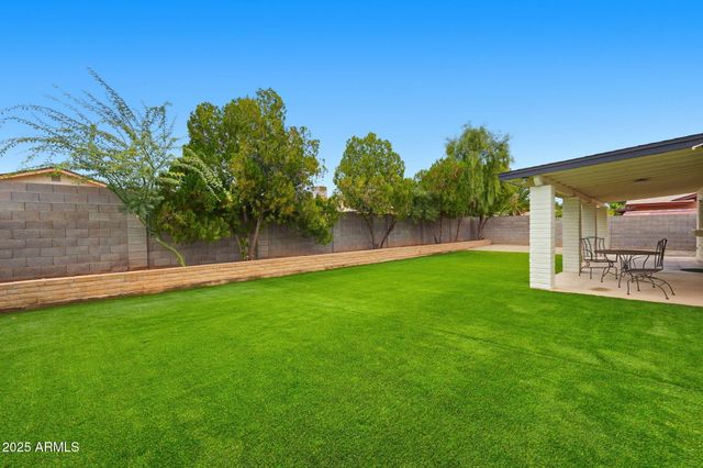 836 W LAGUNA AZUL Avenue, Mesa, AZ 85210