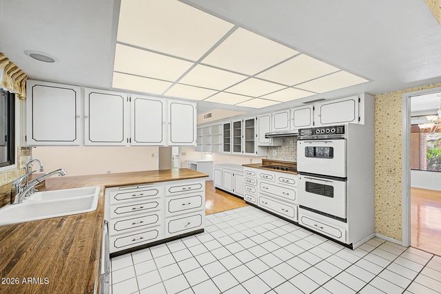 12622 W PAINTBRUSH Drive, Sun City West, AZ 85375