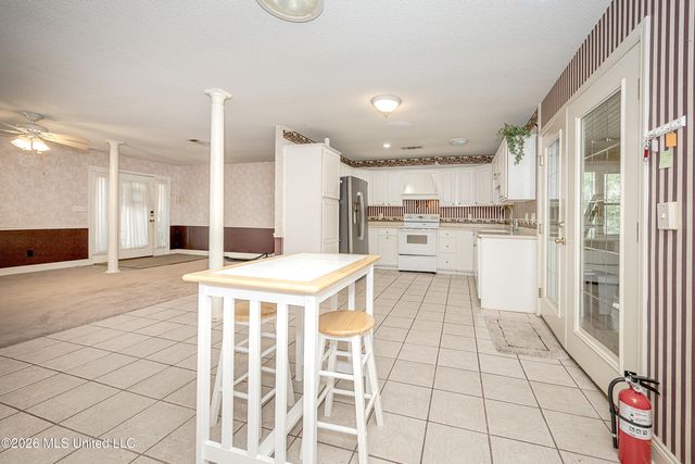 2193 Bayou View Circle, Gautier, MS 39553