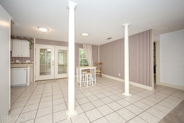 2193 Bayou View Circle, Gautier, MS 39553