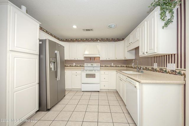 2193 Bayou View Circle, Gautier, MS 39553