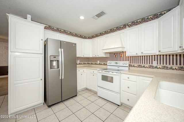 2193 Bayou View Circle, Gautier, MS 39553