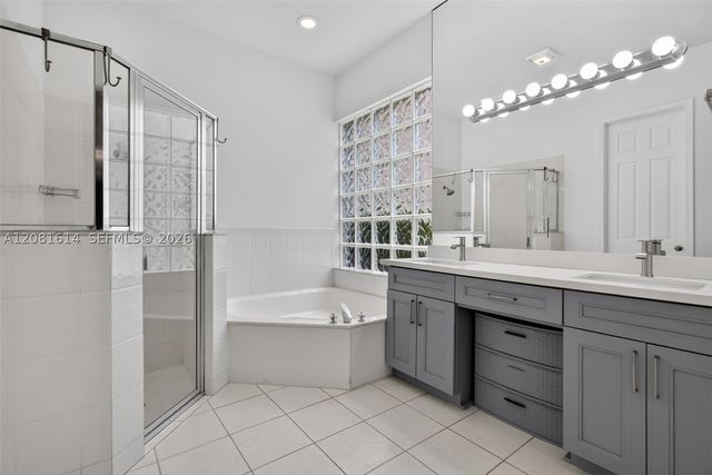 5659 Via De La Plata Cir, Delray Beach, FL 33484