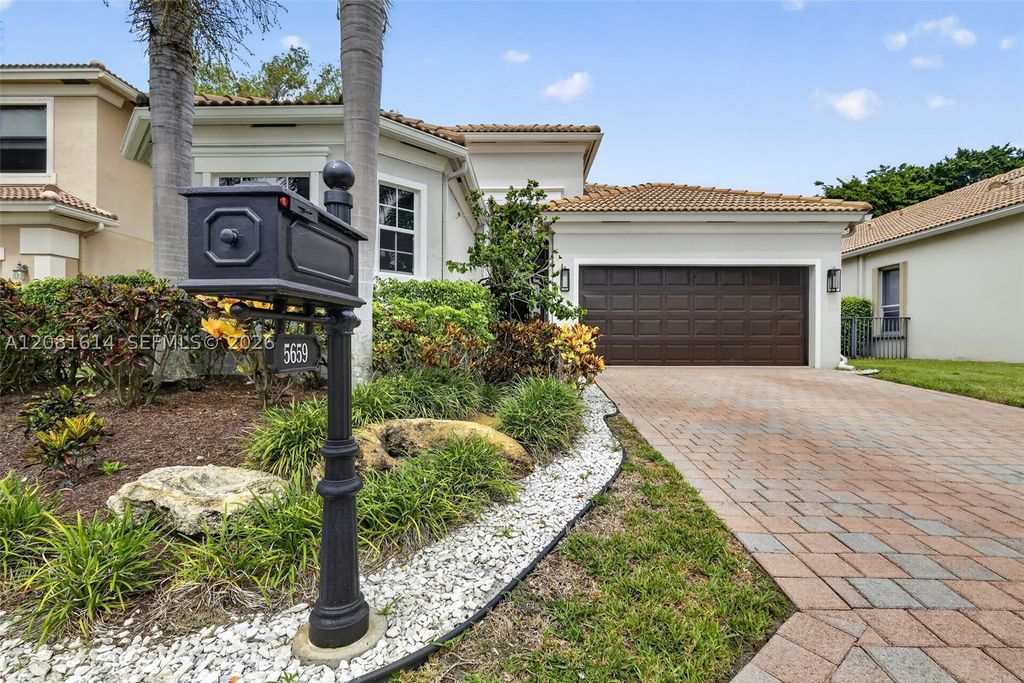 5659 Via De La Plata Cir, Delray Beach, FL 33484