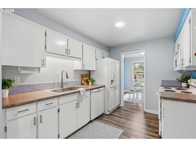 20464 Sw ROSA Dr, Beaverton, OR 97078