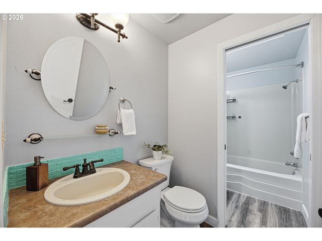 20464 Sw ROSA Dr, Beaverton, OR 97078