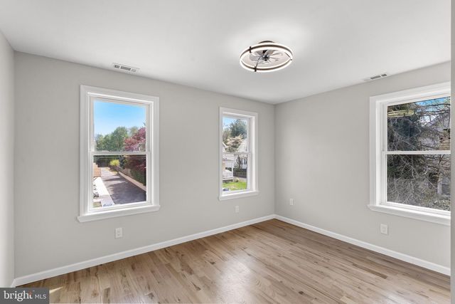 53 LINWOOD AVE, Williamstown, NJ 08094