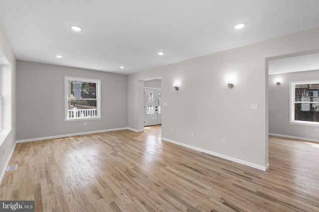 53 LINWOOD AVE, Williamstown, NJ 08094