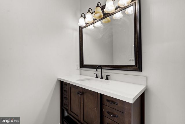 53 LINWOOD AVE, Williamstown, NJ 08094