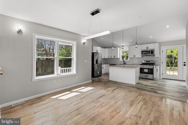 53 LINWOOD AVE, Williamstown, NJ 08094