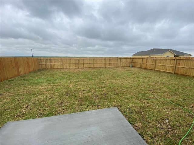 1290 Thames Chase Dr, Corpus Christi, TX 78415